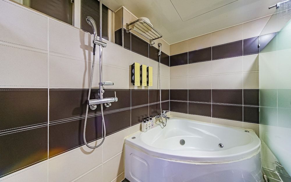 Busan Daeyeondong Z Room (Deluxe Twin) 11