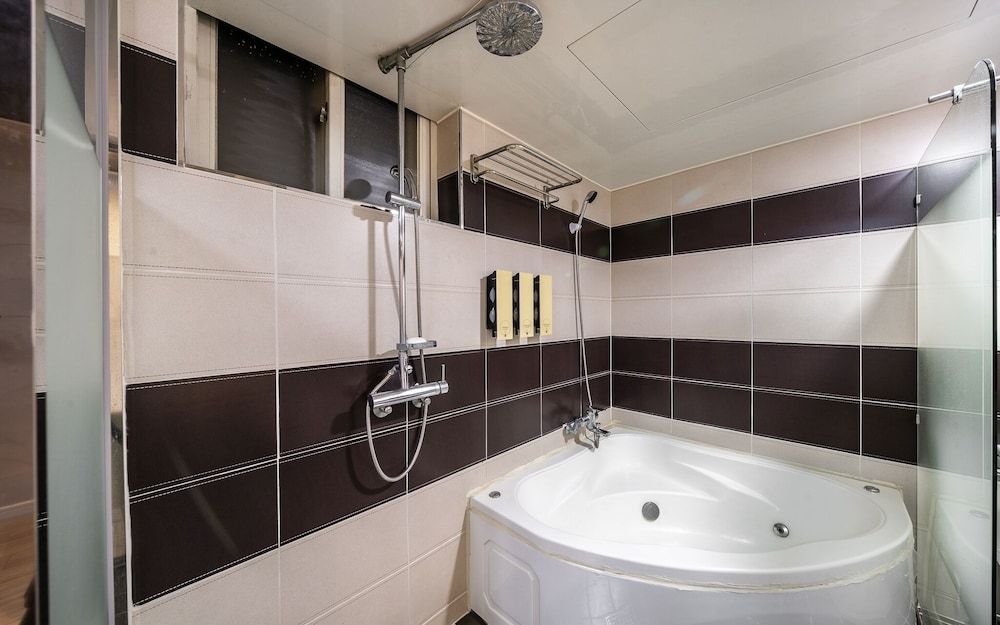 Busan Daeyeondong Z Room (Deluxe Twin) 10