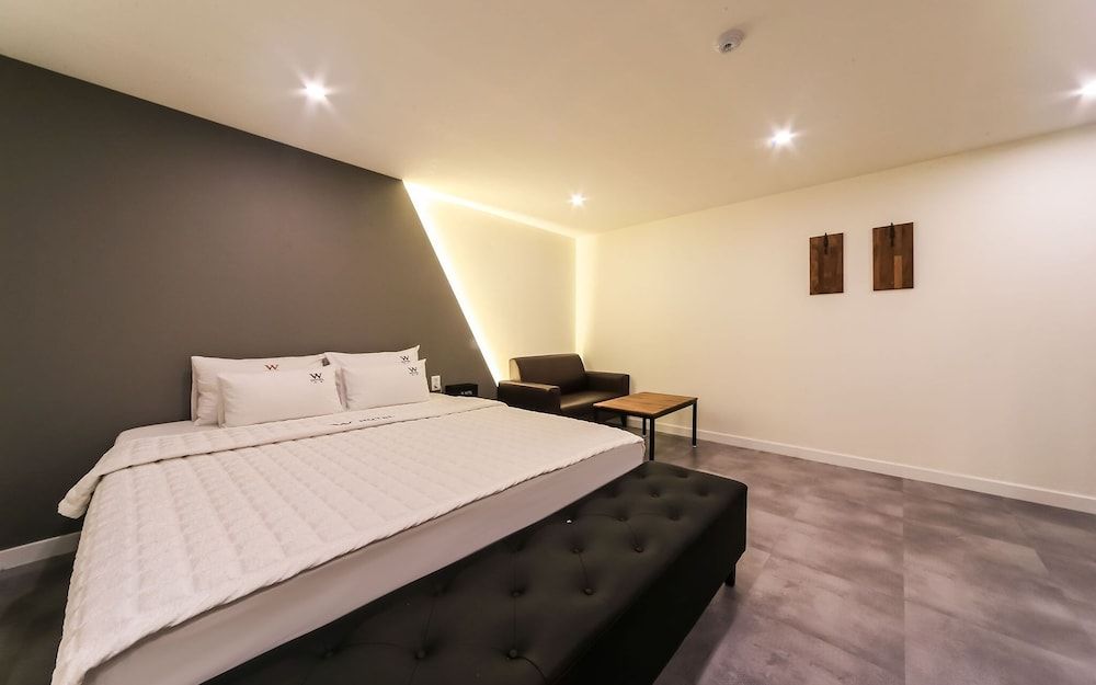 undefined Busan Jaesongdong W 6