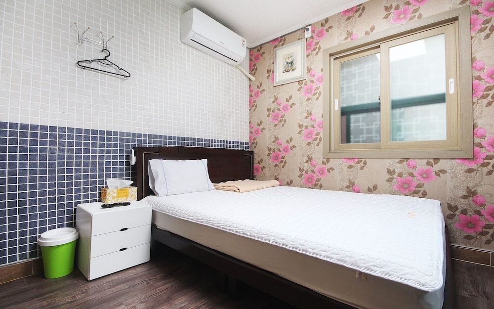 undefined Busan Seomyeon Pink 3