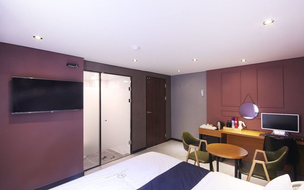 undefined Busan Yeonsandong Ellui 7