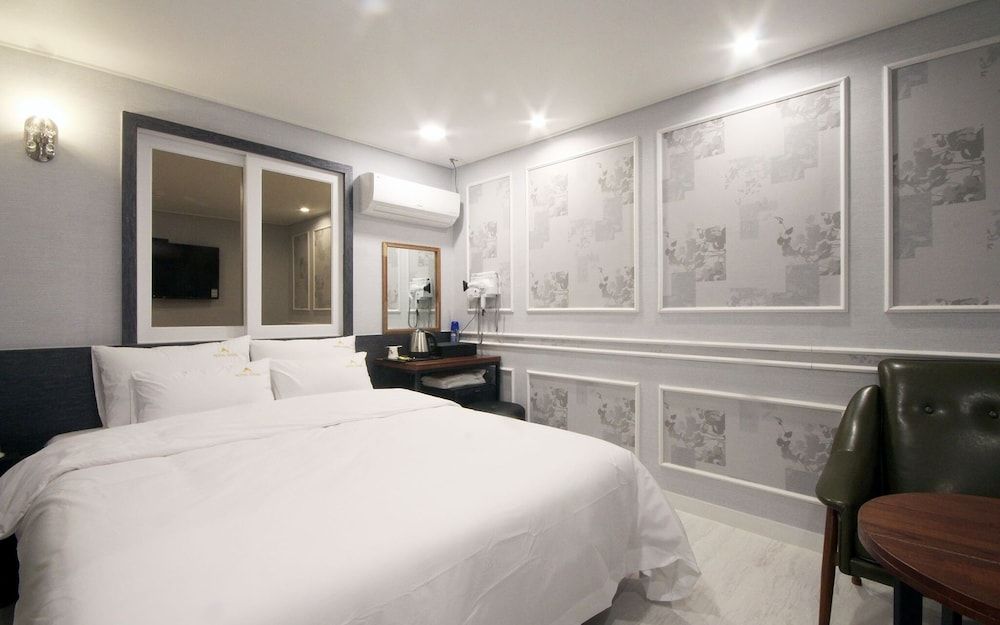 undefined Louis Hotel Busan Beomildong 3