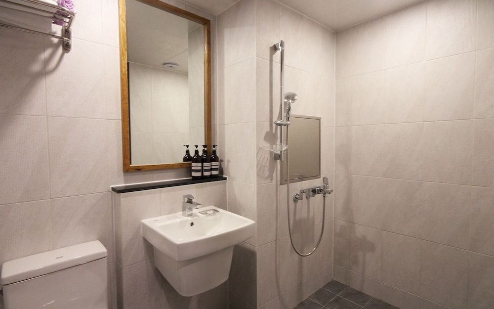 undefined Louis Hotel Busan Beomildong 8