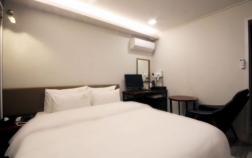 Louis Hotel Busan Beomildong Room (Deluxe (Clothing Care Device Netflix)) 5