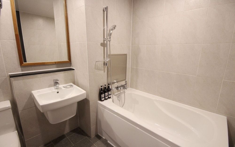 Louis Hotel Busan Beomildong Room (Deluxe (Clothing Care Device Netflix)) 14