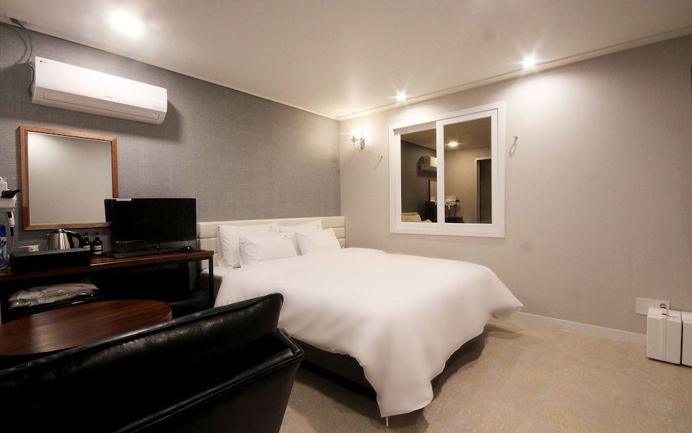 Louis Hotel Busan Beomildong Room (Deluxe (Clothing Care Device Netflix)) 6