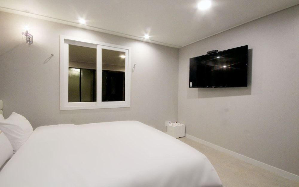Louis Hotel Busan Beomildong Room (Deluxe (Clothing Care Device Netflix)) 9