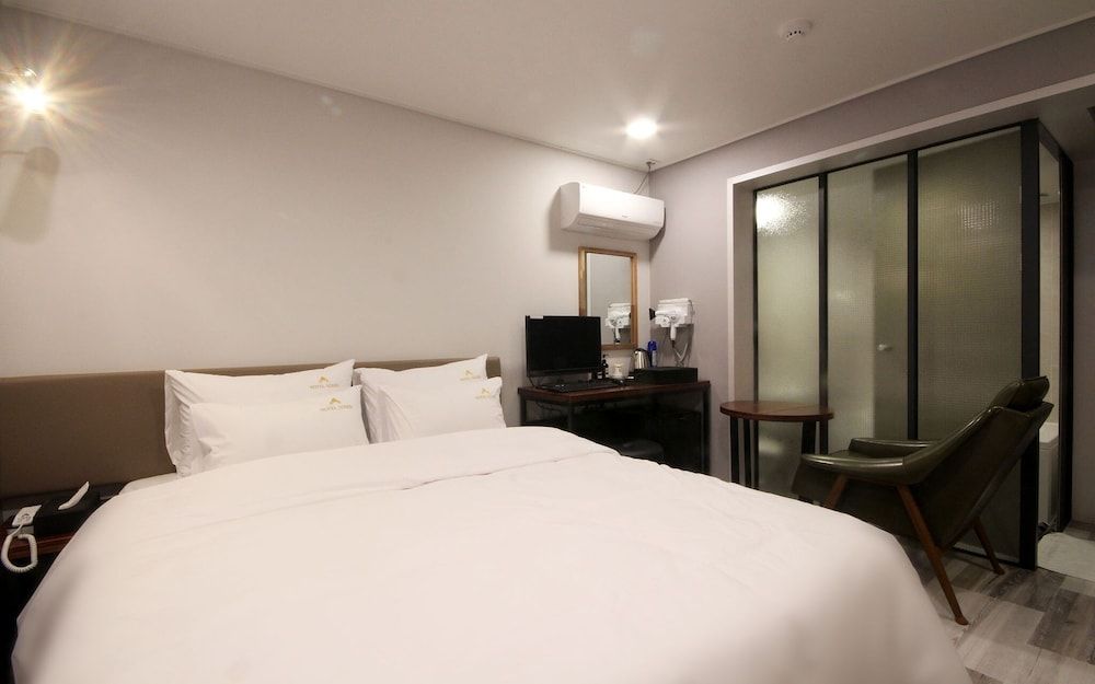 Louis Hotel Busan Beomildong Room (Deluxe (Clothing Care Device Netflix)) 2