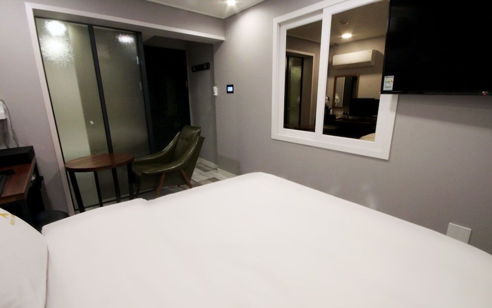 Louis Hotel Busan Beomildong Room (Deluxe (Clothing Care Device Netflix)) 12