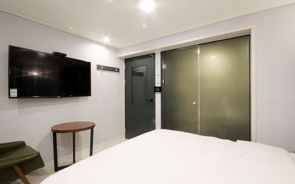 undefined Louis Hotel Busan Beomildong 5