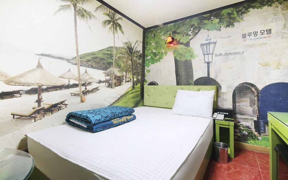 undefined Busan Suyeong Blooming 4