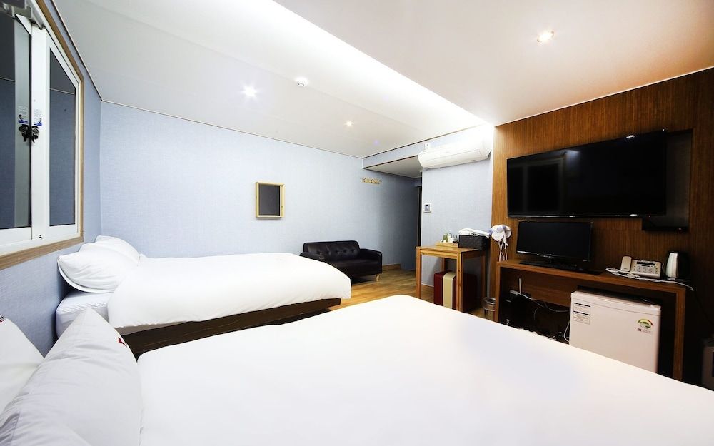Busan Haeundae T Stay Room (Twin) 9