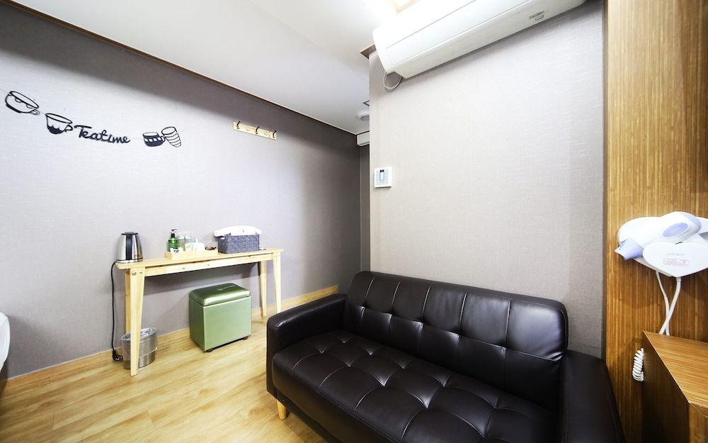 Busan Haeundae T Stay Room (Twin) 5