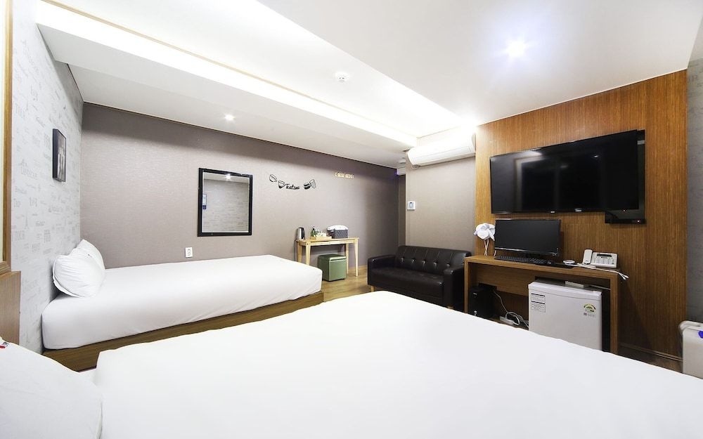 Busan Haeundae T Stay Room (Twin) 3