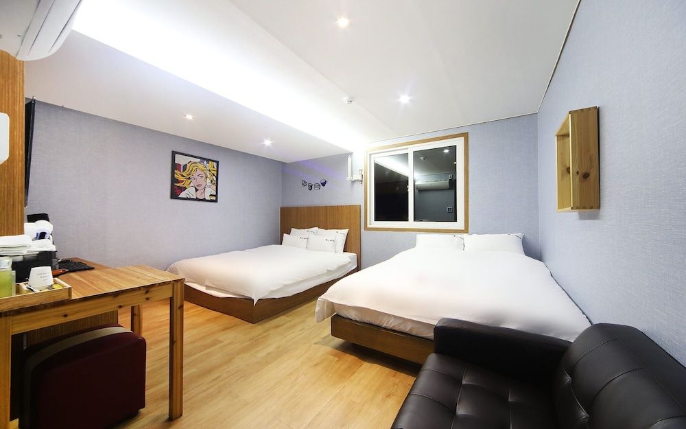 Busan Haeundae T Stay Room (Twin) 7
