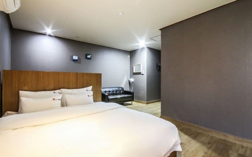 Busan Haeundae T Stay Room (Deluxe room) 12