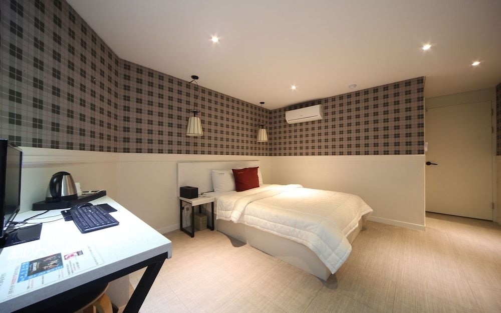 Busan Yeonsandong 17th Room (Deluxe Double Room (Netflix viewing a) 16