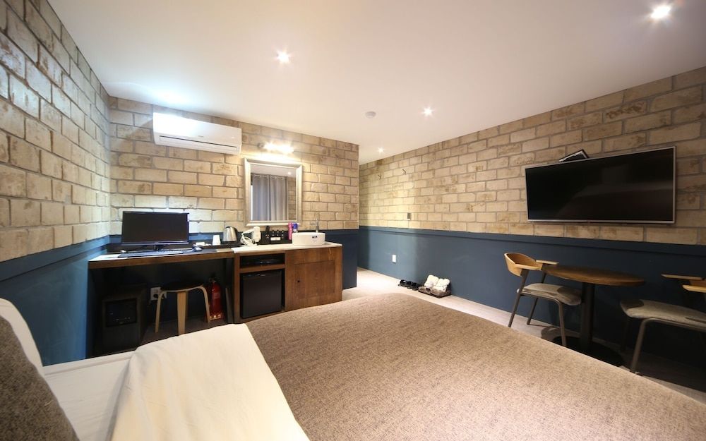 undefined Busan Yeonsandong 17th 4