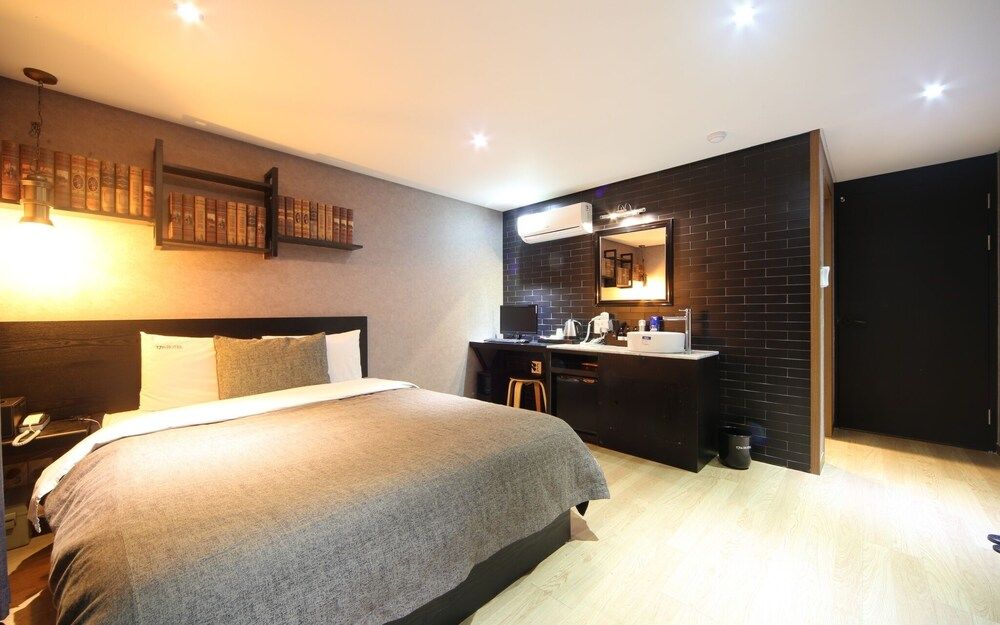 Busan Yeonsandong 17th Room (Deluxe Double Room (Netflix viewing a) 12