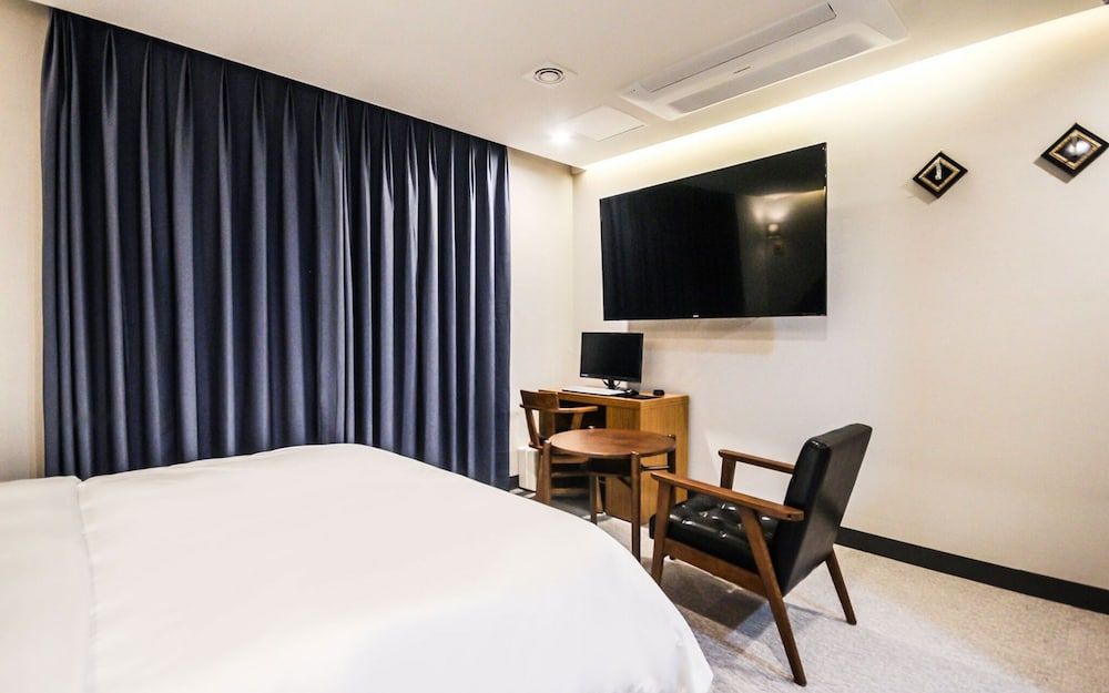 Busan Oncheonjang Hotel Mithuna Room (Standard Room) 11