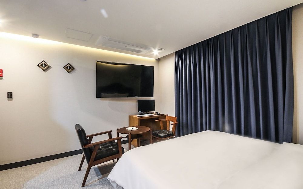 Busan Oncheonjang Hotel Mithuna Room (Standard Room) 2