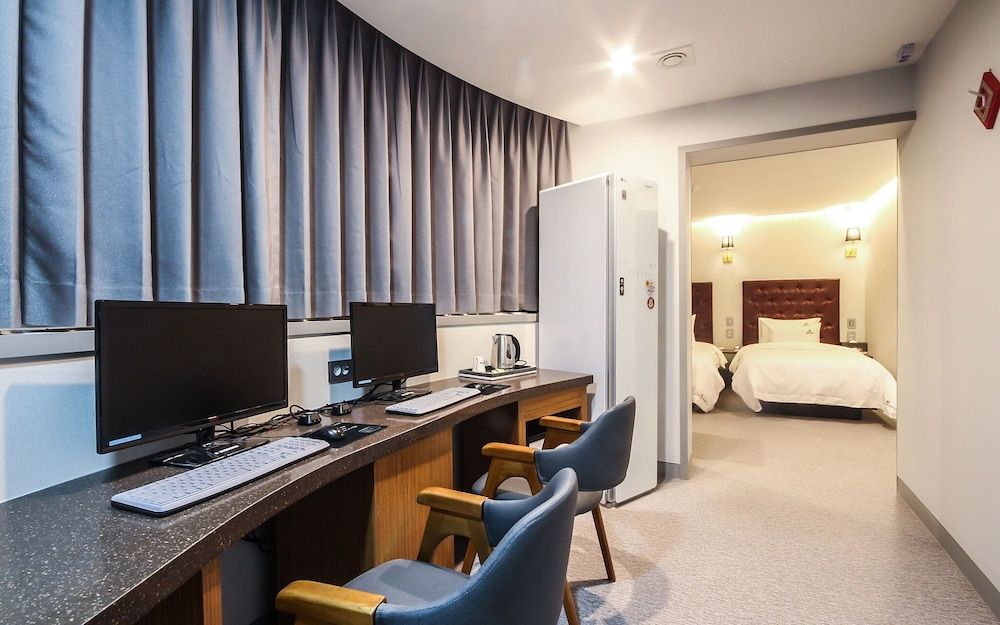 Busan Oncheonjang Hotel Mithuna Room (Twin) 8