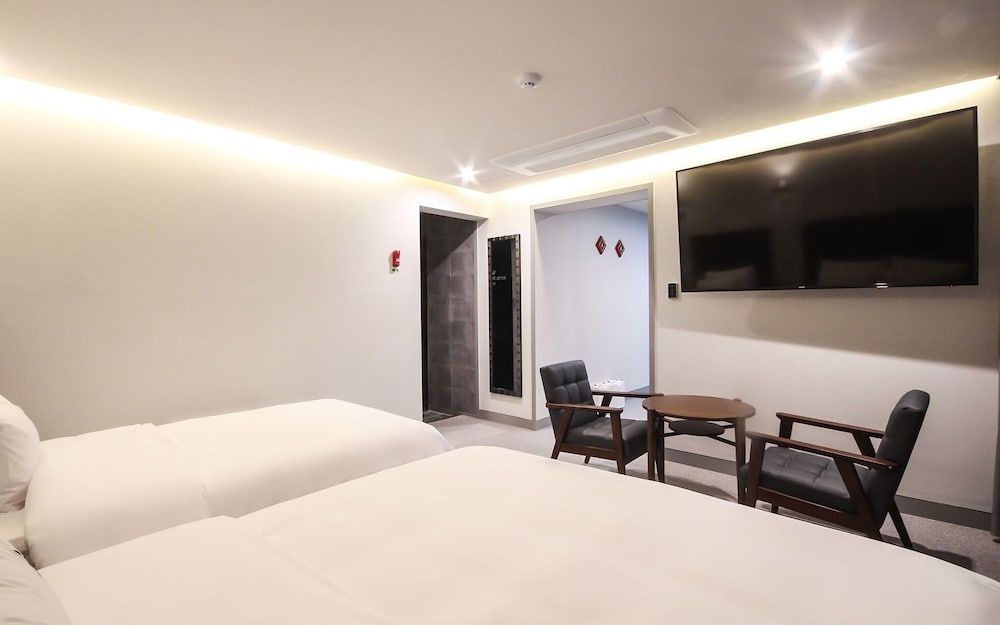 Busan Oncheonjang Hotel Mithuna Room (Twin) 3