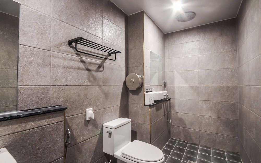 Busan Oncheonjang Hotel Mithuna Room (Twin) 9