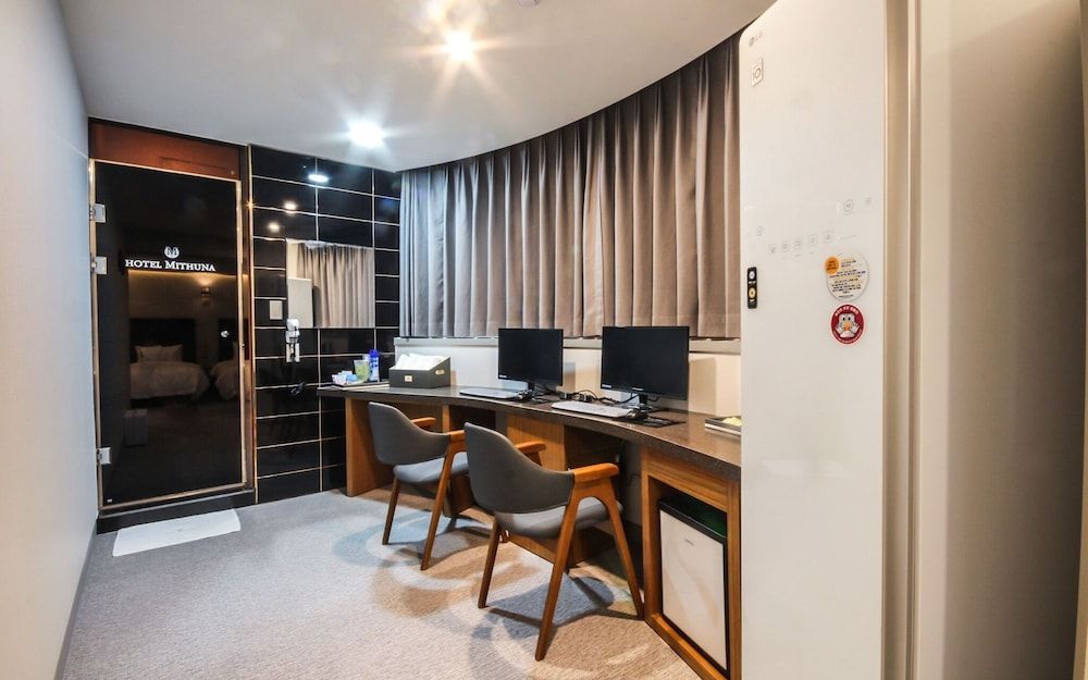 Busan Oncheonjang Hotel Mithuna Room (Twin) 5