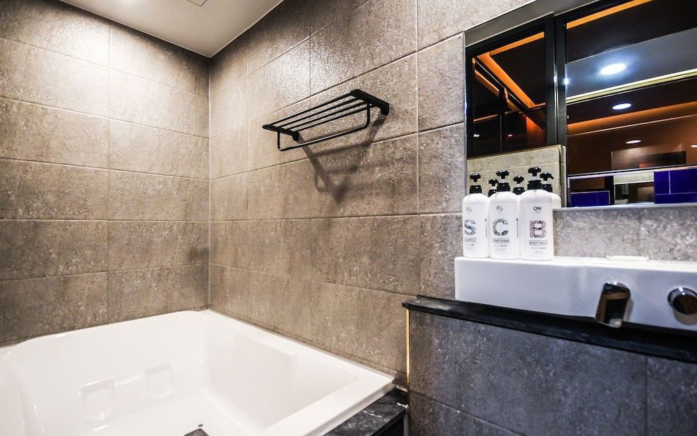 Busan Oncheonjang Hotel Mithuna Room (Standard Room) 16