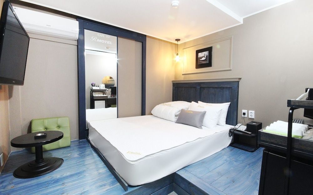 Busan Seomyeon R Room (Standard Room) 24