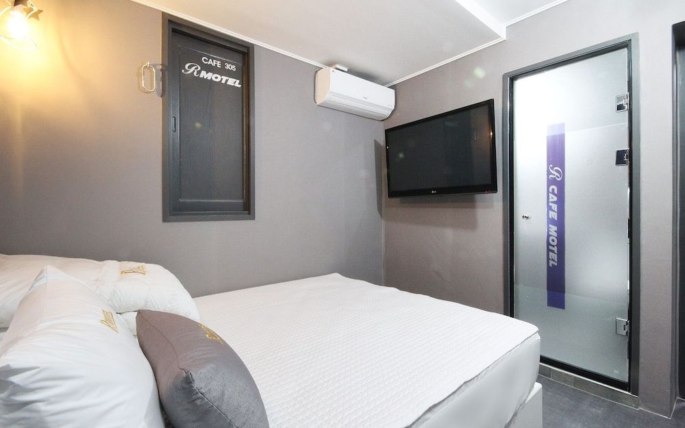 Busan Seomyeon R Room (Standard Room) 16