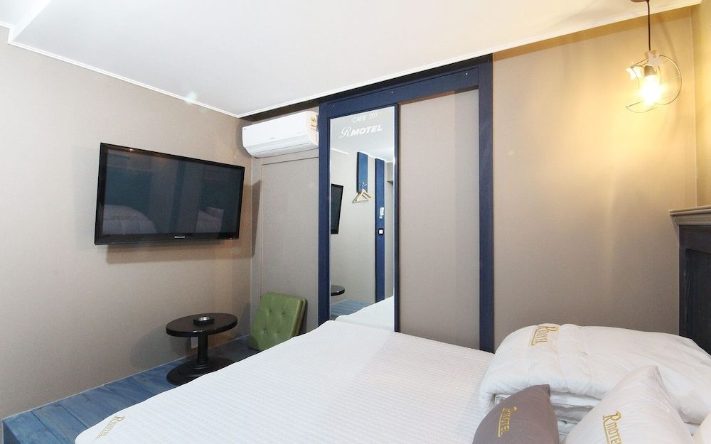 Busan Seomyeon R Room (Standard Room) 25