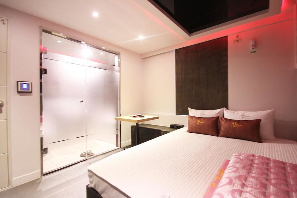 Busan Deokcheon Some Room (Standard Room) 29