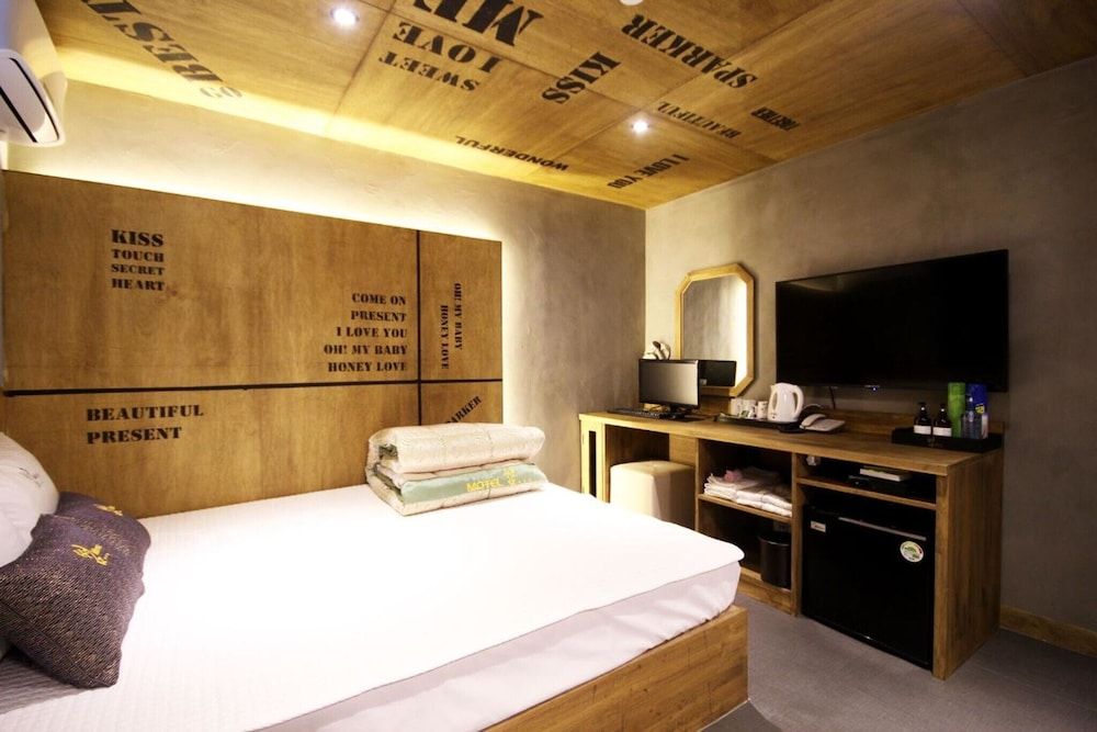 Busan Deokcheon Some Room (Standard Room) 21