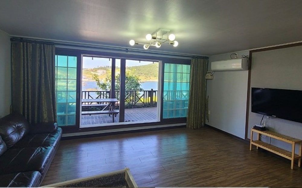 undefined Busan Morning Blue Pension 2