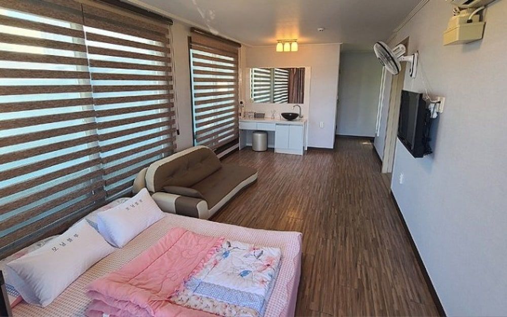 undefined Busan Morning Blue Pension 7