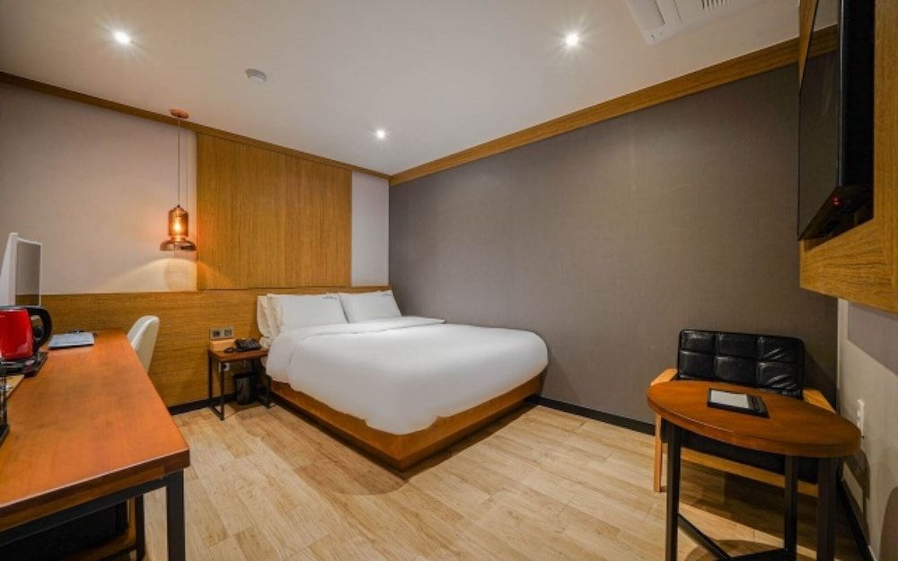 Busan Sajik The Stone Bridge Hotel Room (24 hours is not enough (call for game)
