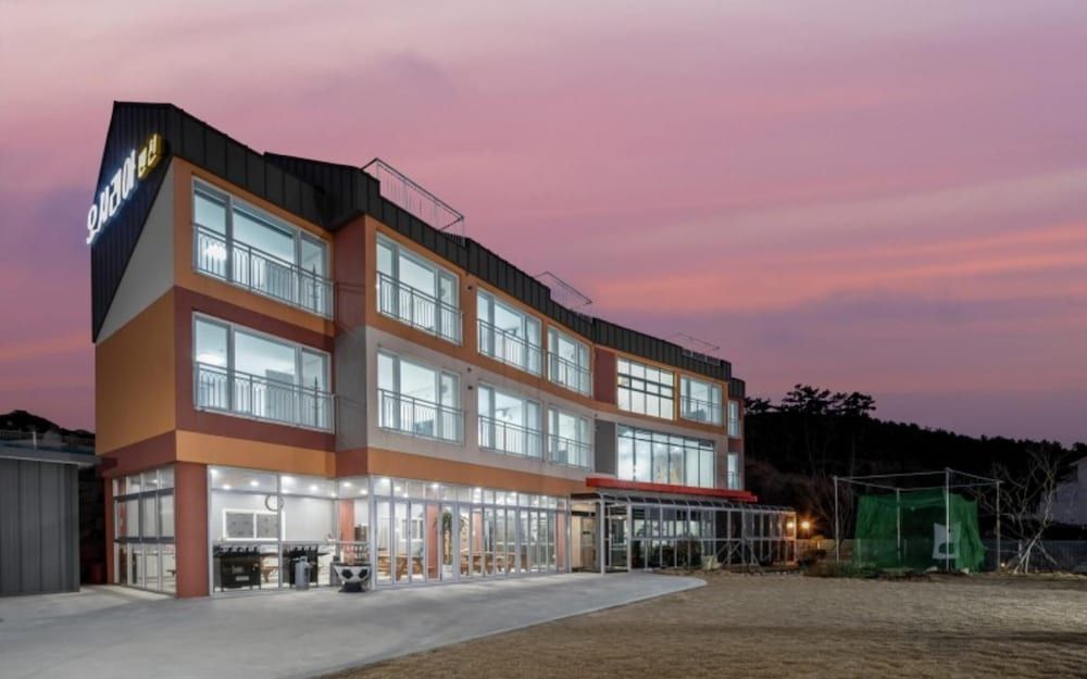 undefined Busan Osiria Pension