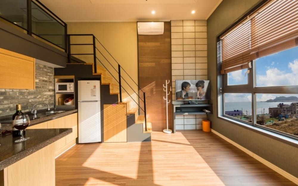Busan Gijang Brown Dot Pension Room (Room 201 (duplex side ocean view)) 2