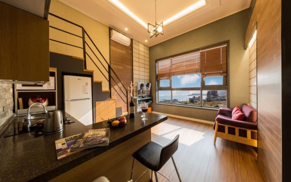 Busan Gijang Brown Dot Pension Room (Room 201 (duplex side ocean view))