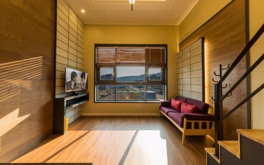 undefined Busan Gijang Brown Dot Pension 3