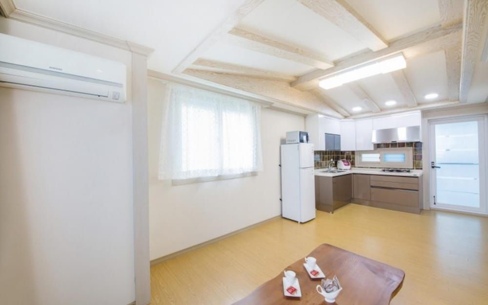 Busan Dream House Pension Room (Whale Room (Room 501 Ocean View)) 7