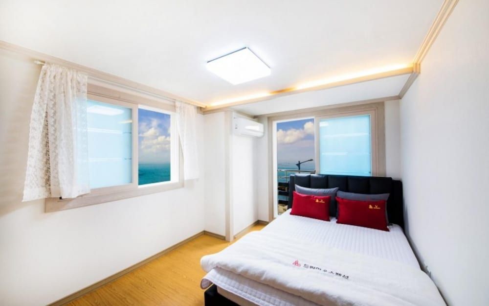 Busan Dream House Pension Room (Whale Room (Room 501 Ocean View)) 3