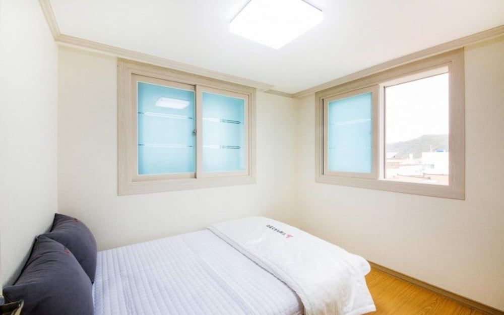 Busan Dream House Pension Room (Whale Room (Room 501 Ocean View)) 2