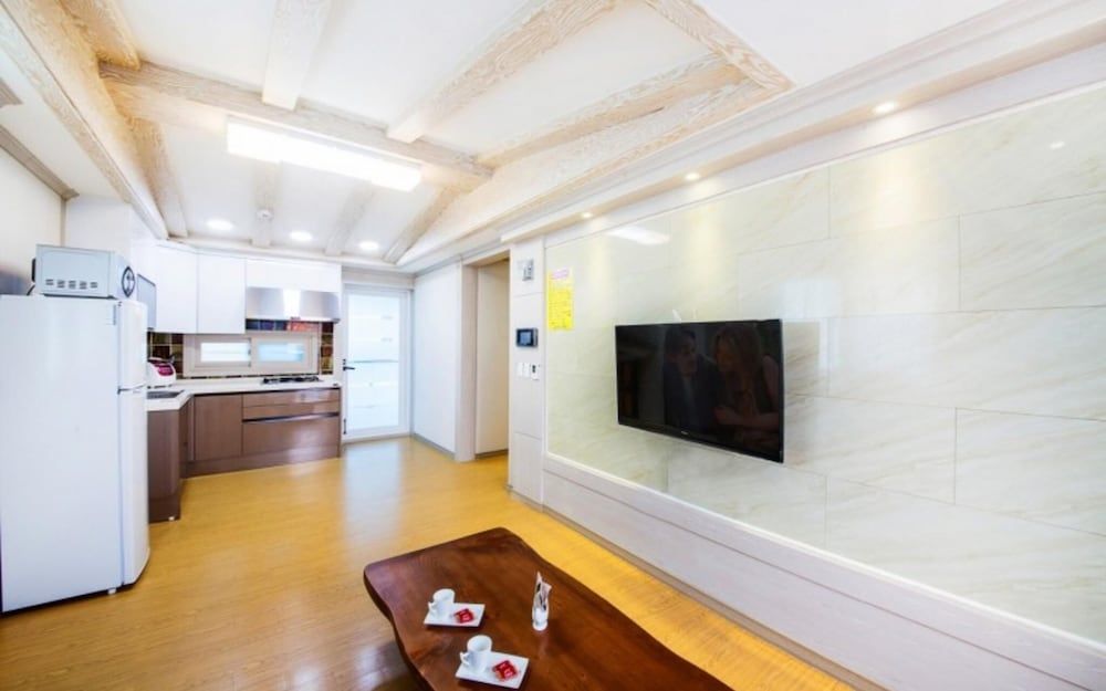 Busan Dream House Pension Room (Whale Room (Room 501 Ocean View)) 5