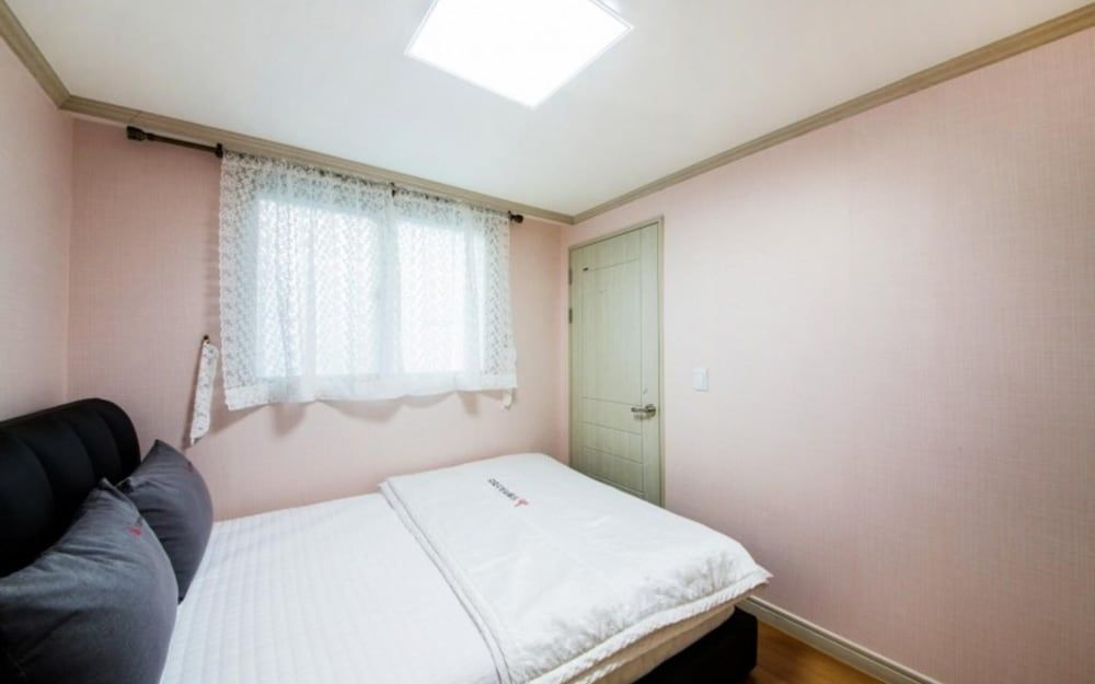Busan Dream House Pension Room (Pearl Room (Room 301 Ocean View)) 6