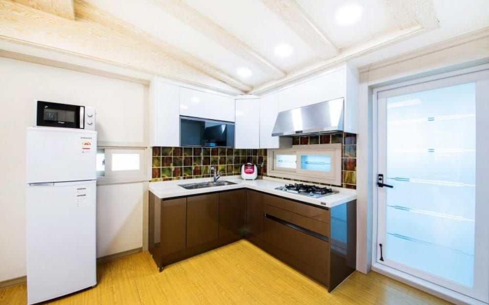 Busan Dream House Pension Room (Whale Room (Room 501 Ocean View)) 6