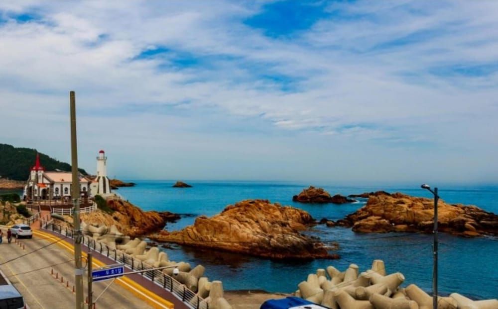 Busan Dream House Pension Room (Coral Room (Room 201 Ocean View)) 8