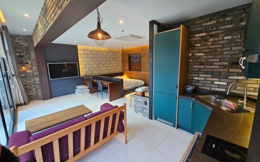 Busan Ragomare Pension Room (Room A105 (special room)) 5